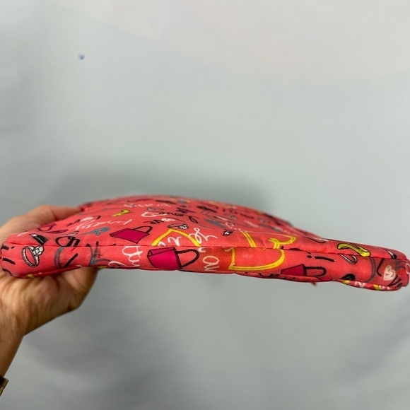 Chinese Laundry shopping graphic print ipad zipper case - Picture 6 of 7